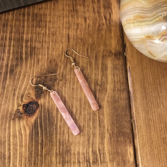Blush Bar Acrylic Tortoise Shell Resin Earrings - Picture 3 of 6